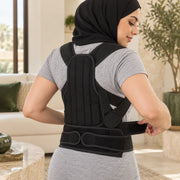 دعامة ظهر كاملة قابلة للتعديل — ثبّتها على راحتك، صورة استخدام توضيحية